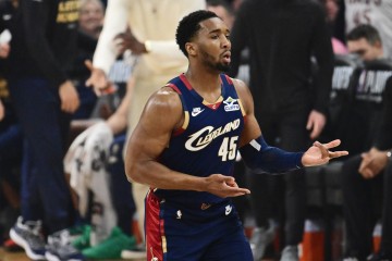 博鱼体育登录入口-远远不够！米切尔16投7中&amp;三分7中1 得到15分5板3助&amp;正负值-14